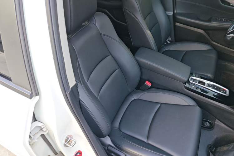 Used Honda Crider 2022 1.5L Rui Luxury Edition Right Front Seat