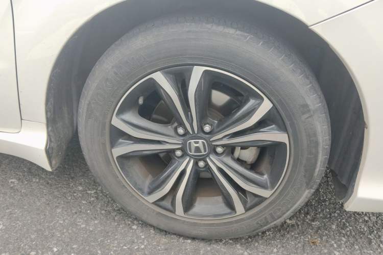 Used Honda Crider 2022 180Turbo CVT Luxury Edition Right Front Wheel Hub