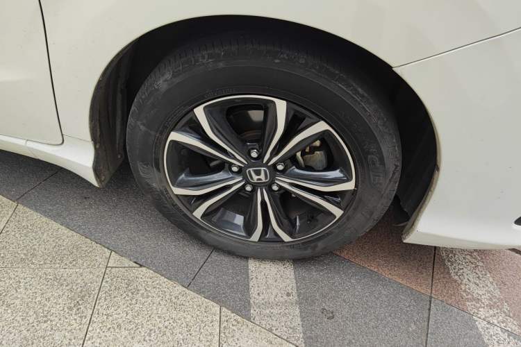 Used Honda Crider 2022 180Turbo CVT Luxury Edition Right Front Wheel Hub
