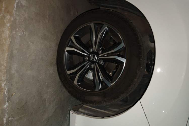 Used Honda Crider 2022 180Turbo CVT Luxury Edition Right Front Wheel Hub