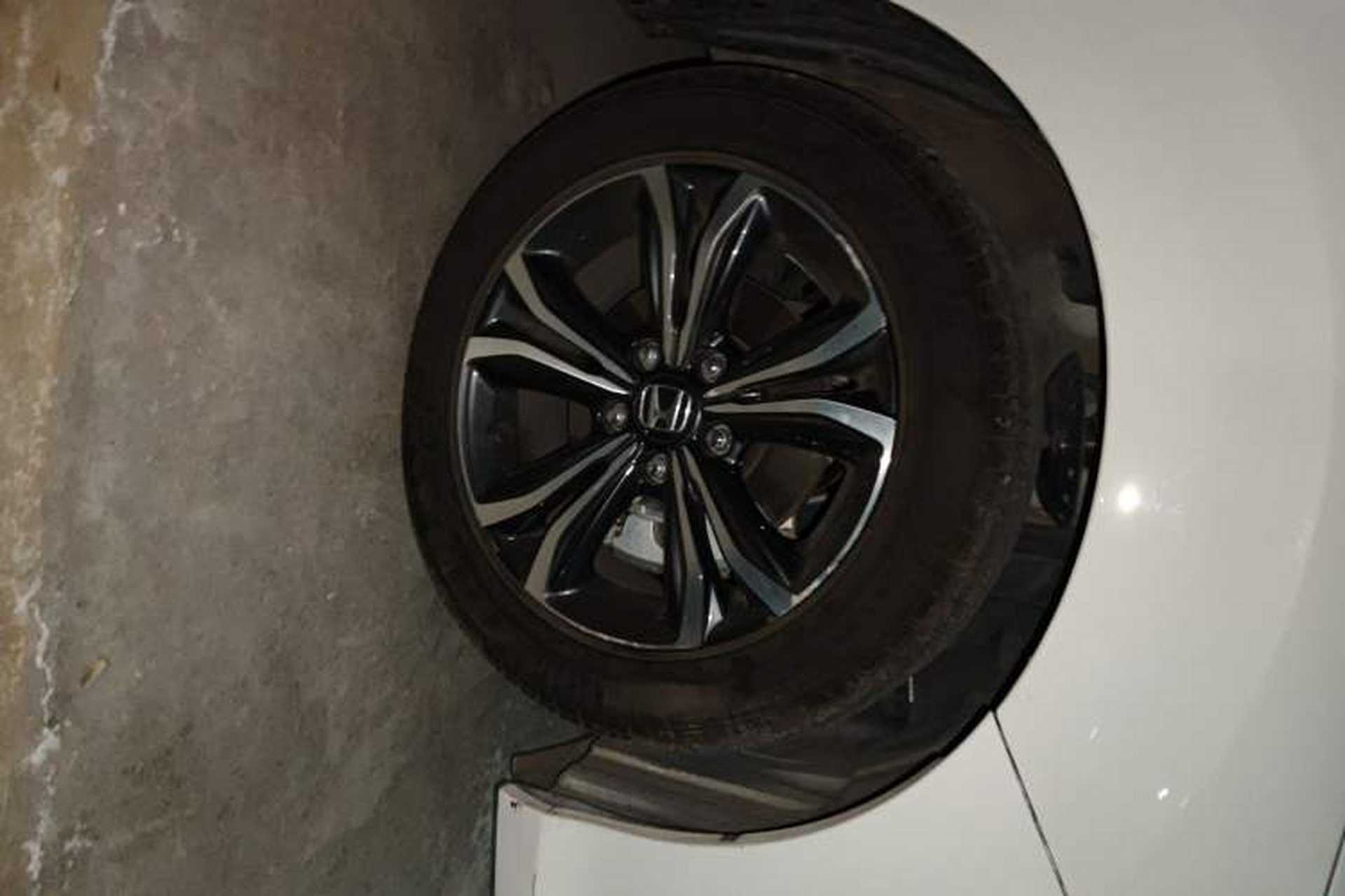 Used Honda Crider 2022 180Turbo CVT Luxury Edition Right Front Wheel Hub