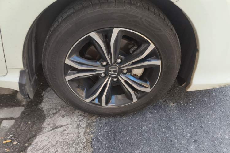 Used Honda Crider 2022 180Turbo CVT Luxury Edition Right Front Wheel Hub