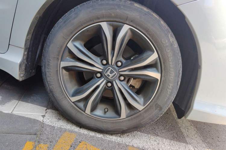 Used Honda Crider 2022 180 Turbo CVT Flagship Edition Right Front Wheel Hub
