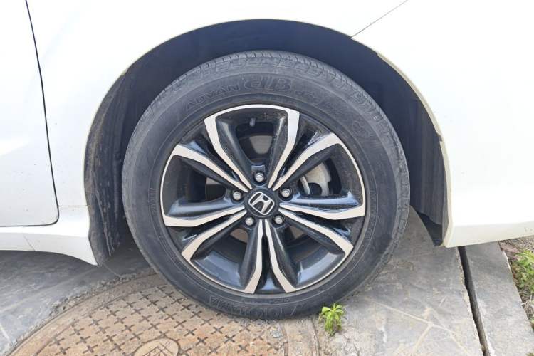 Used Honda Crider 2022 180Turbo CVT Luxury Edition Right Front Wheel Hub