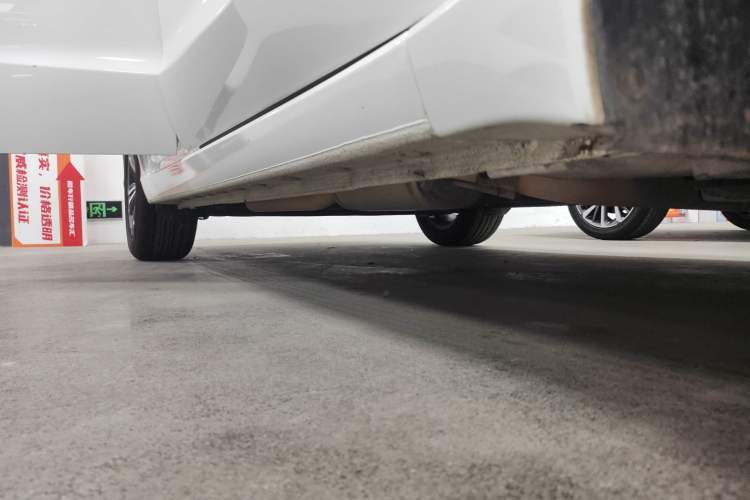 Used Honda Crider 2022 180Turbo CVT Luxury Edition Right Side Sill