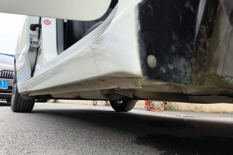 Used Honda Crider 2022 180Turbo CVT Luxury Edition Right Side Sill