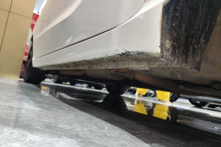 Used Honda Crider 2022 180Turbo CVT Luxury Edition Right Side Sill