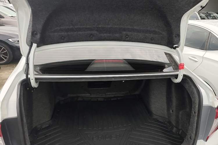 Used Honda Crider 2022 180 Turbo CVT Comfort Version Trunk