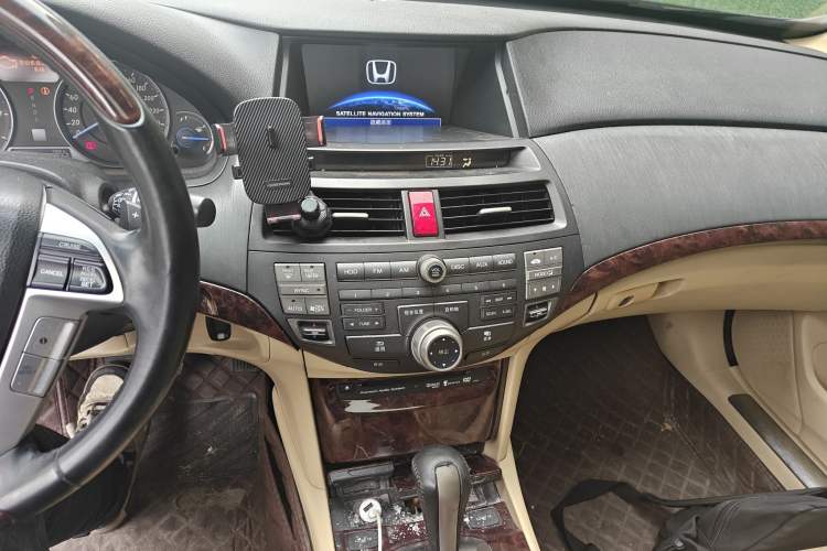 Used Honda Crosstour 2011 3.5L Flagship Edition Audio And AC Panel