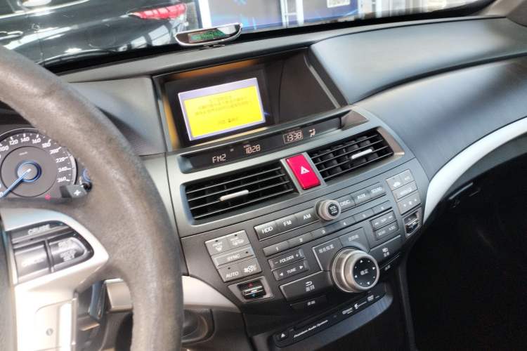 Used Honda Crosstour 2011 3.5L Flagship Edition Audio And AC Panel