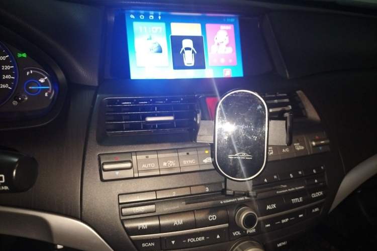Used Honda Crosstour 2011 3.5L Prestige Edition Audio And AC Panel