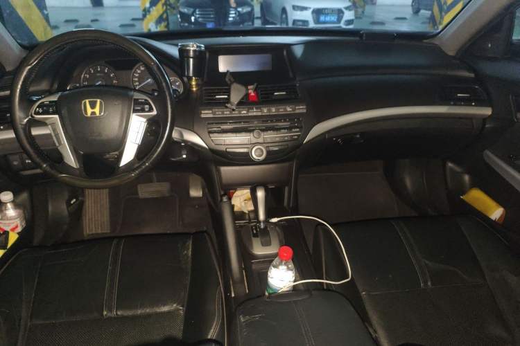 Used Honda Crosstour 2011 3.5L Prestige Edition Center Console