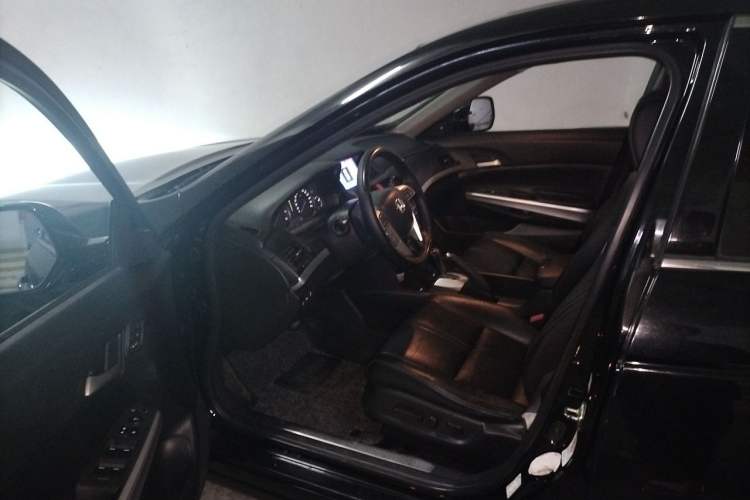 Used Honda Crosstour 2011 3.5L Prestige Edition Driver Seat
