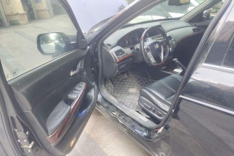 Used Honda Crosstour 2011 3.5L Prestige Edition Driver Seat