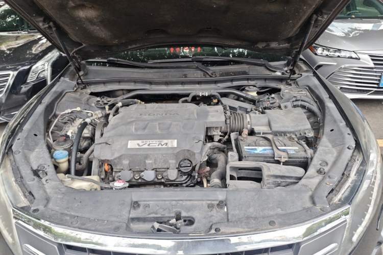 Used Honda Crosstour 2011 3.5L Flagship Edition Engine Bay