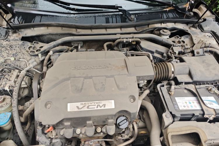 Used Honda Crosstour 2011 3.5L Flagship Edition Engine Bay