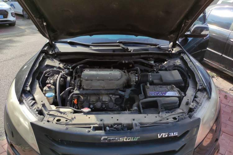 Used Honda Crosstour 2011 3.5L Flagship Edition Engine Bay