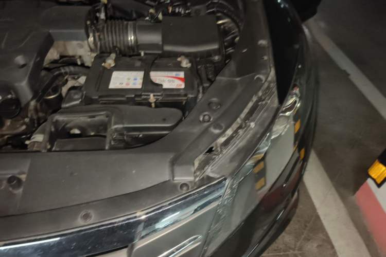 Used Honda Crosstour 2011 3.5L Flagship Edition Engine Bay Left