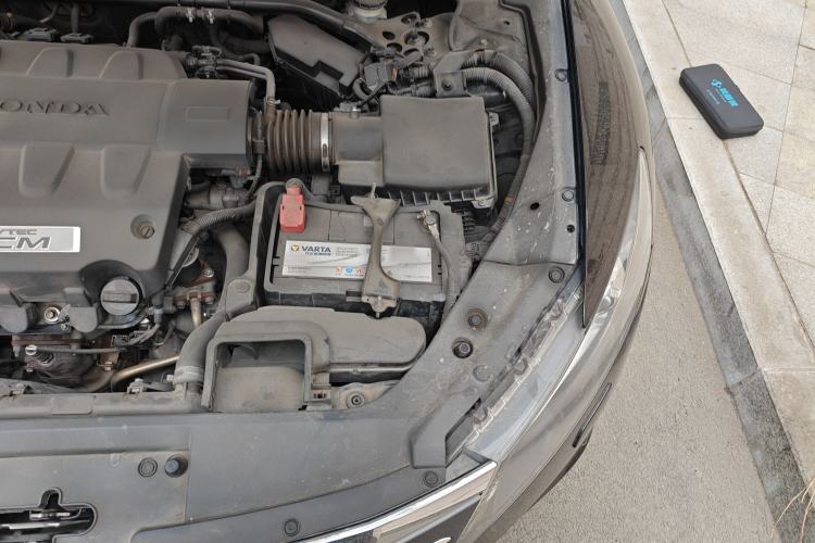 Used Honda Crosstour 2011 3.5L Prestige Edition Engine Bay Left