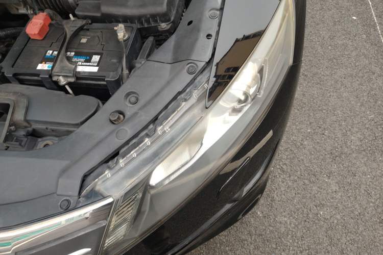 Used Honda Crosstour 2011 3.5L Flagship Edition Engine Bay Left