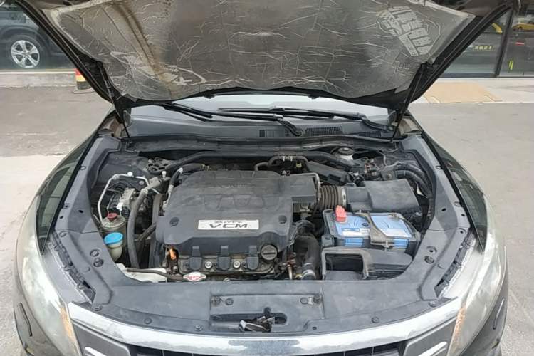 Used Honda Crosstour 2011 3.5L Flagship Edition Engine Bay