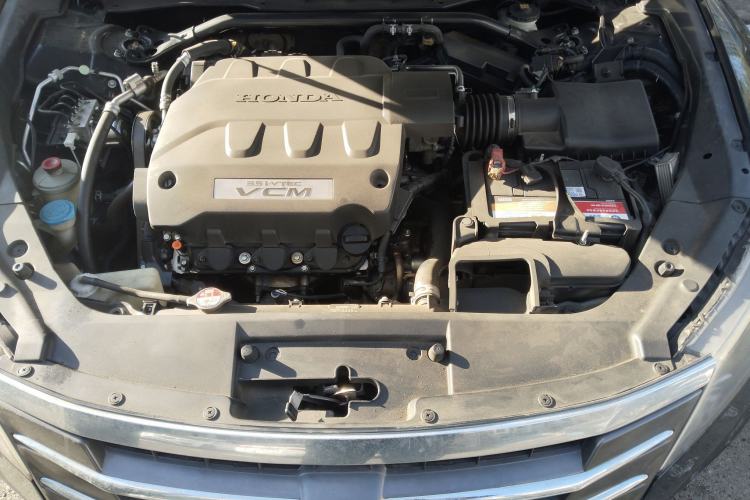 Used Honda Crosstour 2011 3.5L Flagship Edition Engine Bay