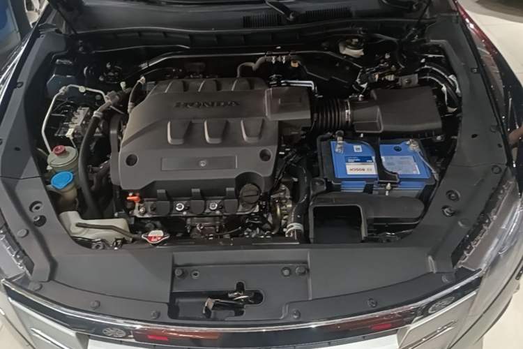 Used Honda Crosstour 2011 3.5L Flagship Edition Engine Bay