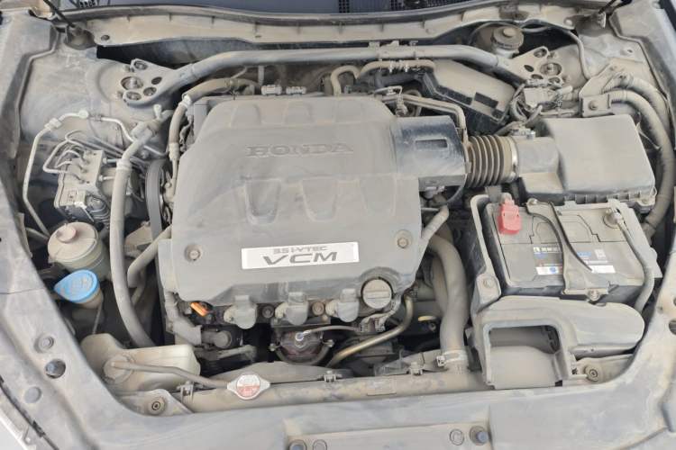 Used Honda Crosstour 2011 3.5L Flagship Edition Engine Bay