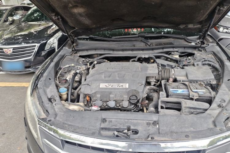 Used Honda Crosstour 2011 3.5L Flagship Edition Engine Bay Right