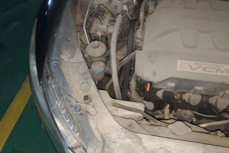 Used Honda Crosstour 2011 3.5L Prestige Edition Engine Bay Right