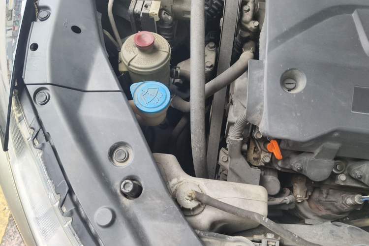 Used Honda Crosstour 2011 3.5L Flagship Edition Engine Bay Right