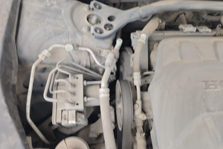 Used Honda Crosstour 2011 3.5L Flagship Edition Engine Bay Right