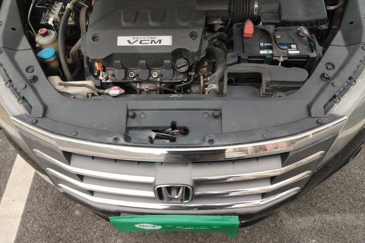 Used Honda Crosstour 2011 3.5L Flagship Edition Engine Bay