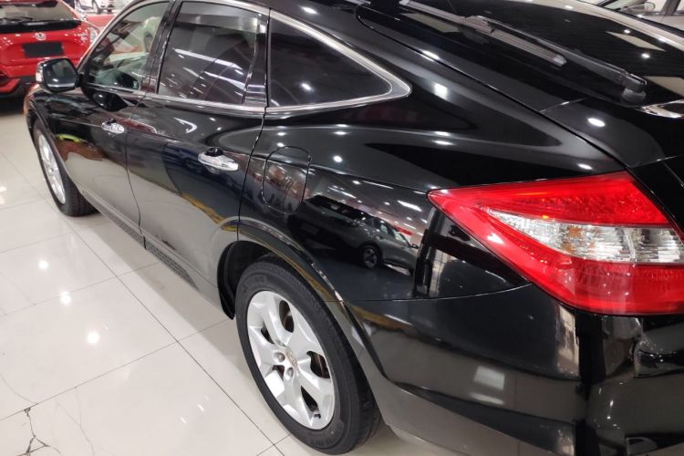 Used Honda Crosstour 2011 3.5L Flagship Edition Exterior 3