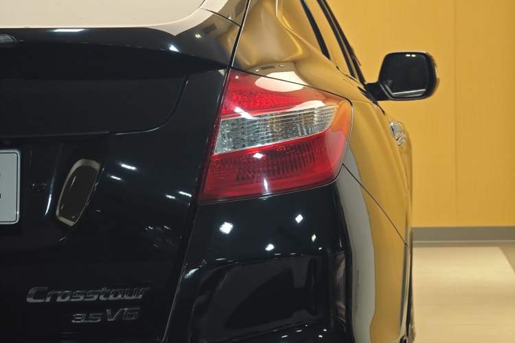 Used Honda Crosstour 2011 3.5L Flagship Edition Exterior 5