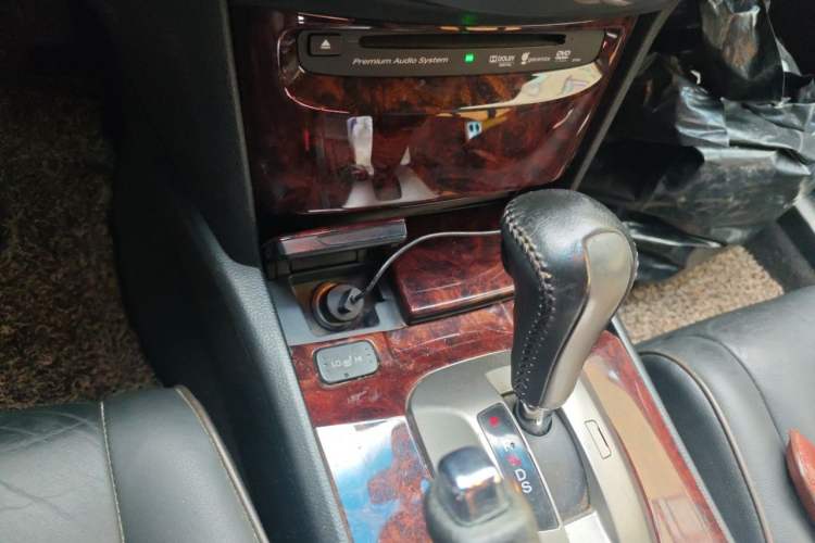 Used Honda Crosstour 2011 3.5L Flagship Edition Gear Lever