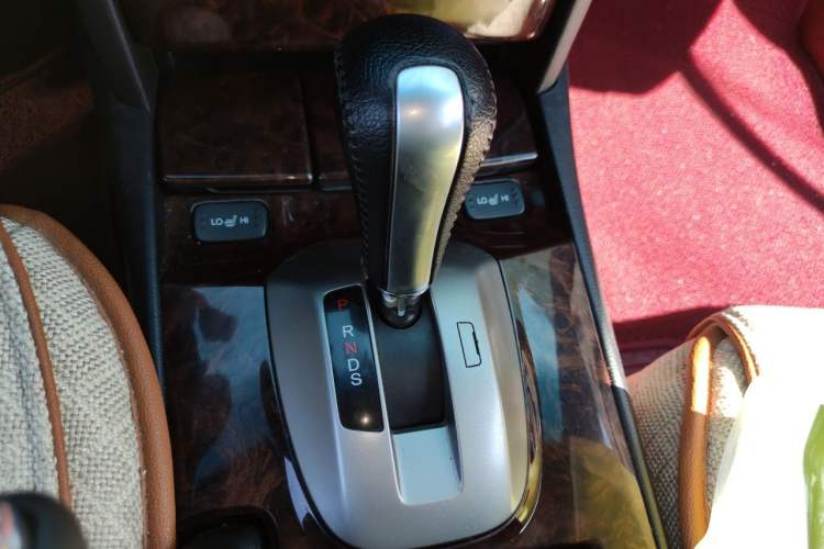 Used Honda Crosstour 2011 3.5L Flagship Edition Gear Lever