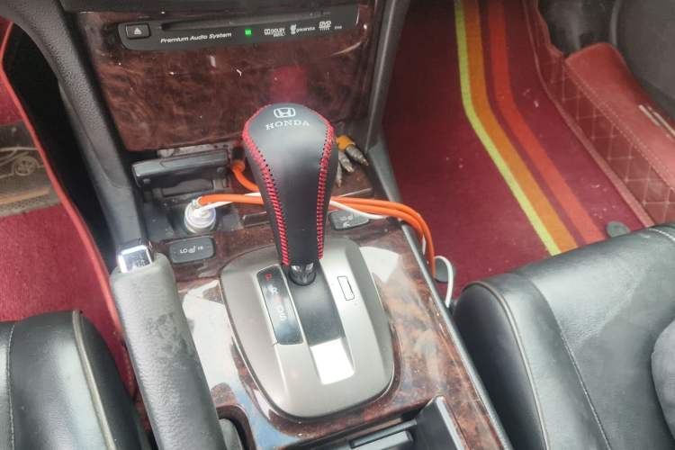 Used Honda Crosstour 2011 3.5L Flagship Edition Gear Lever