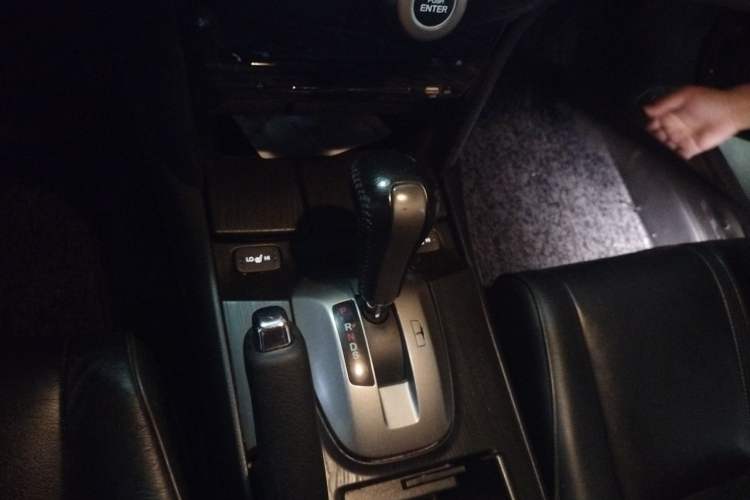 Used Honda Crosstour 2011 3.5L Prestige Edition Gear Lever