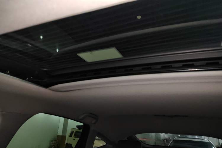 Used Honda Crosstour 2011 3.5L Flagship Edition Headliner