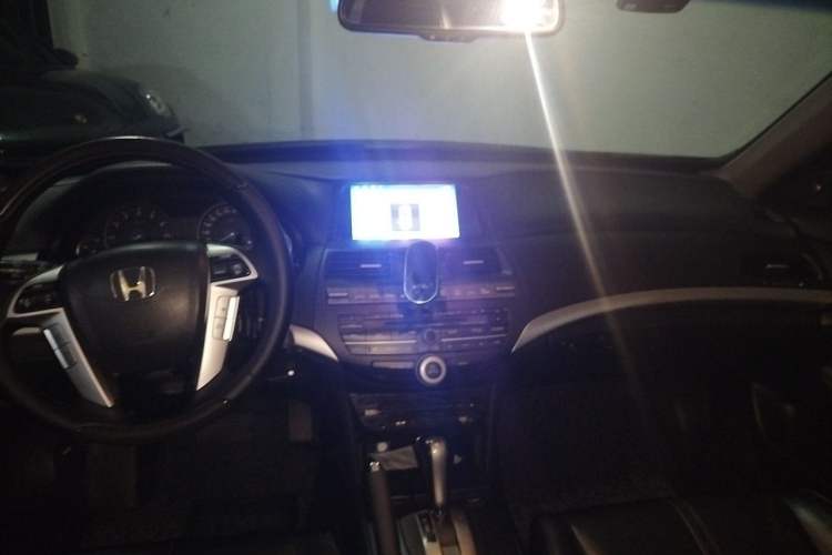 Used Honda Crosstour 2011 3.5L Prestige Edition Headliner