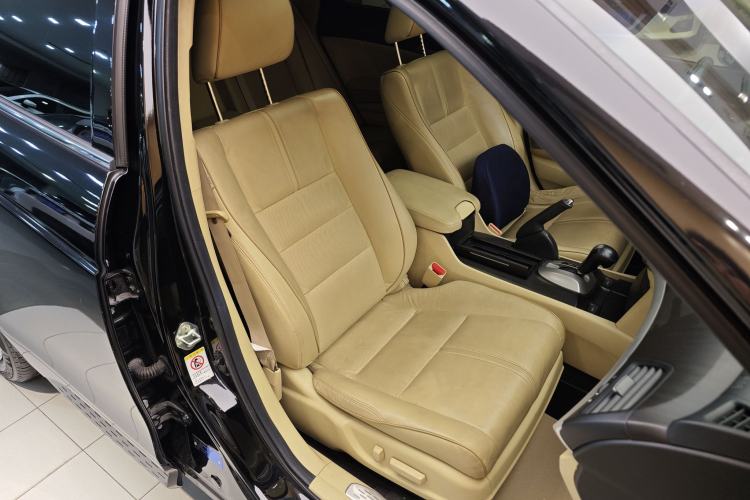 Used Honda Crosstour 2011 3.5L Flagship Edition Interior 1