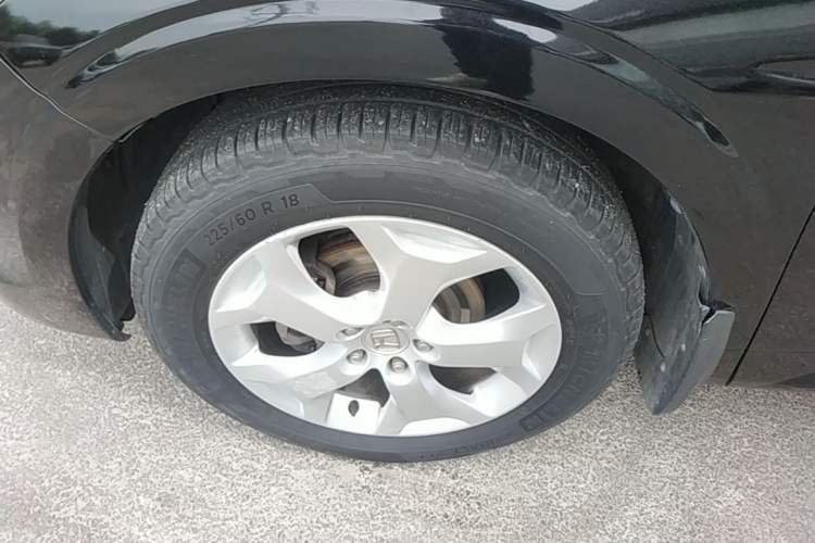 Used Honda Crosstour 2011 3.5L Flagship Edition Left Front Wheel Hub
