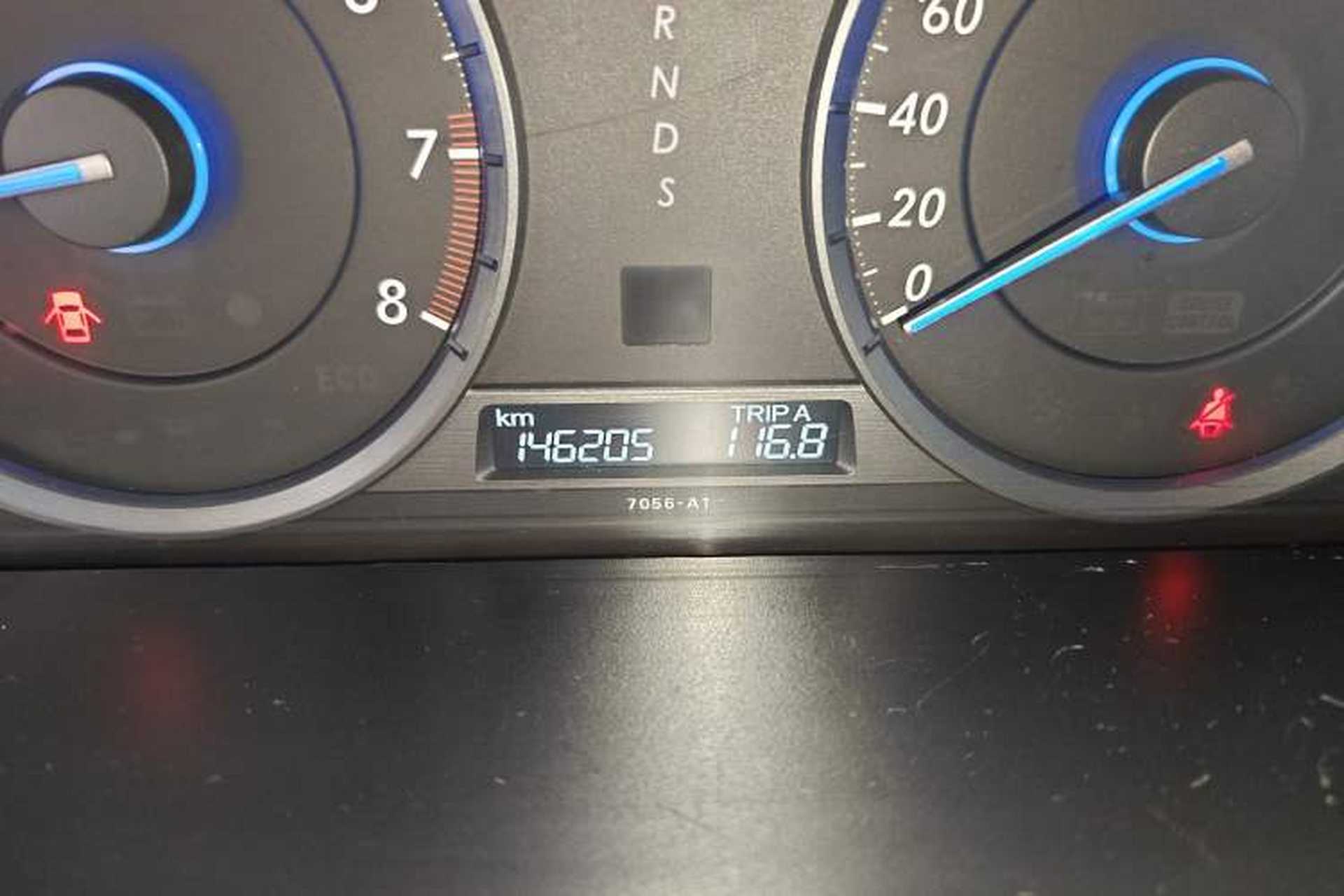 Used Honda Crosstour 2011 3.5L Prestige Edition Odometer Close Up