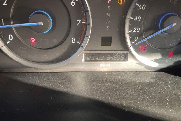 Used Honda Crosstour 2011 3.5L Flagship Edition Odometer Close Up