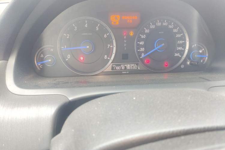 Used Honda Crosstour 2011 3.5L Prestige Edition Odometer Close Up