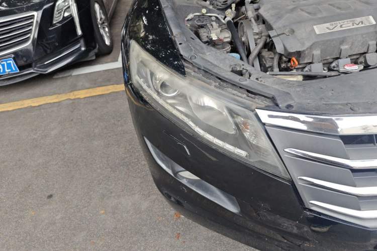 Used Honda Crosstour 2011 3.5L Flagship Edition Right Front Headlight