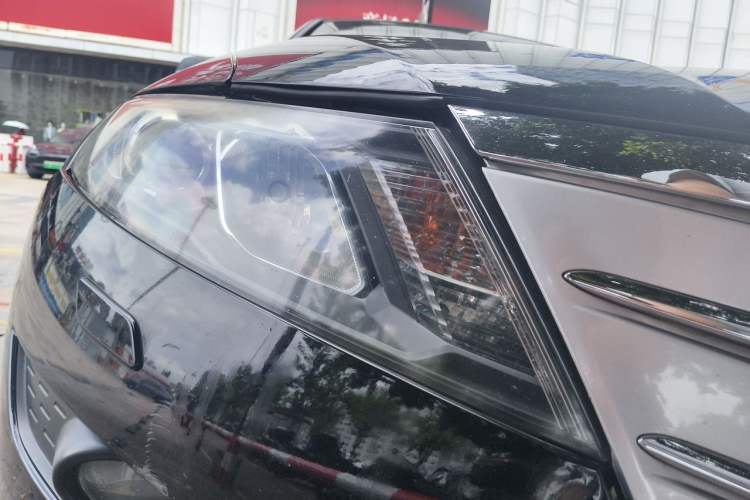 Used Honda Crosstour 2011 3.5L Flagship Edition Right Front Headlight