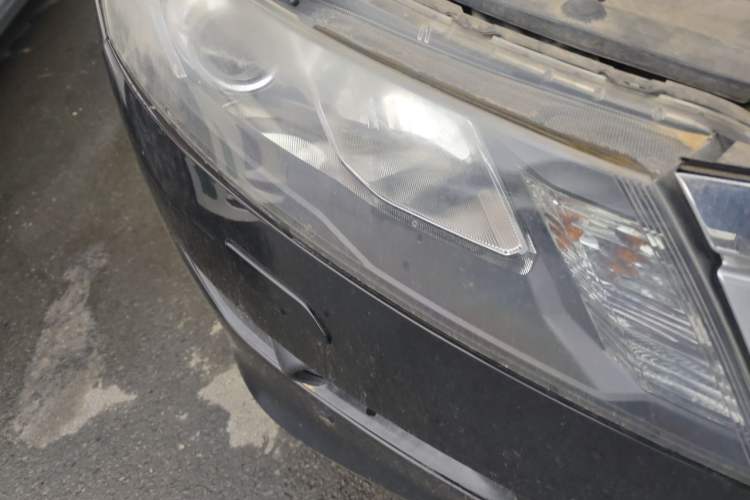 Used Honda Crosstour 2011 3.5L Flagship Edition Right Front Headlight