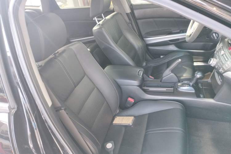 Used Honda Crosstour 2011 3.5L Flagship Edition Right Front Seat